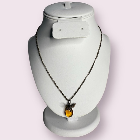 Boutique Jewelry - Antique Gold Tone Bee Charm Necklace